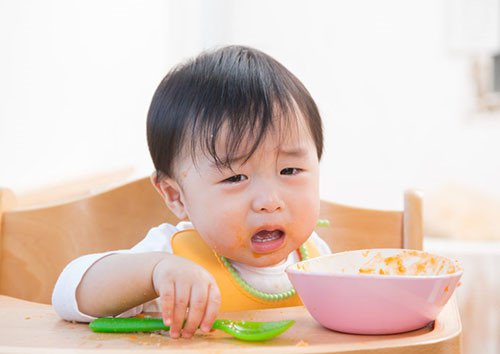 Trẻ biếng ăn nên bổ sung gì?